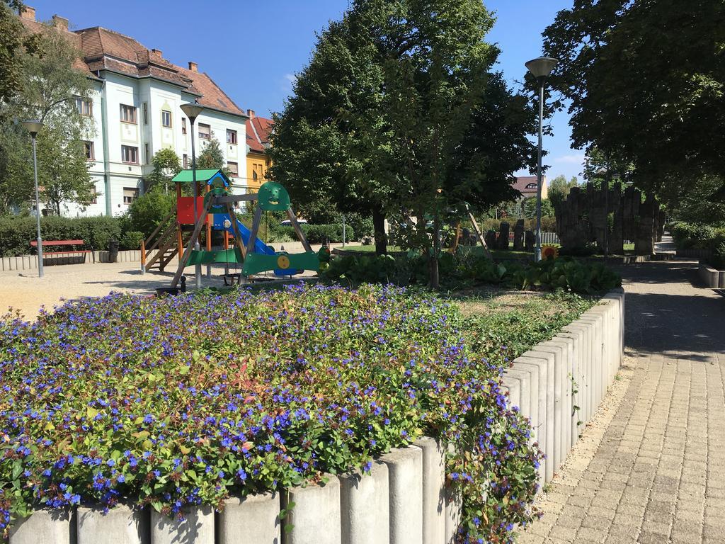 Rosmarinus Apartman Pecs Exterior photo